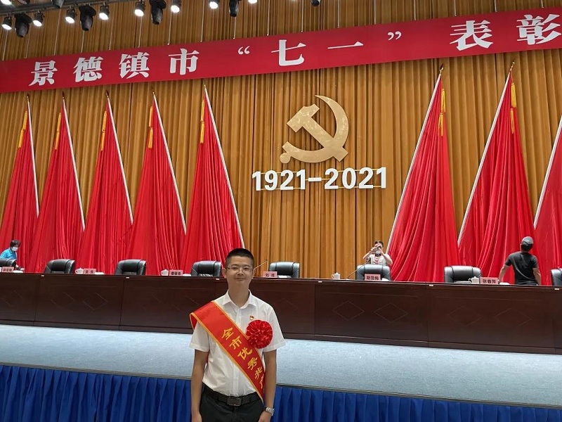 默默奉献、担当实干的纪检战士——全市优秀共产党员邹力强