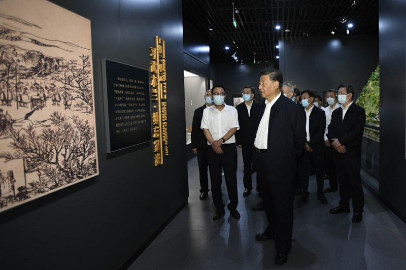 习近平在承德市考察调研