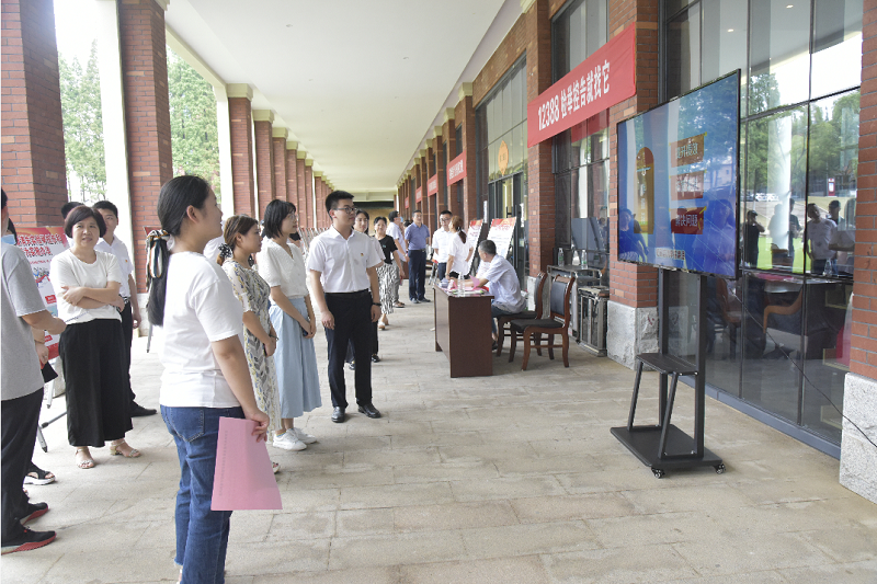 全市各地积极开展纪检监察信访举报宣传周活动(二）
