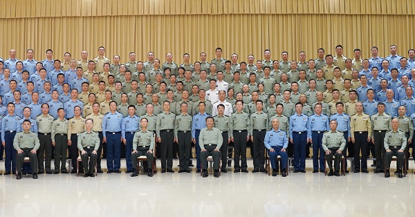 习近平在视察驻陕西部队某基地时强调 聚焦备战打仗 加快创新发展 全面提升履行使命任务能力