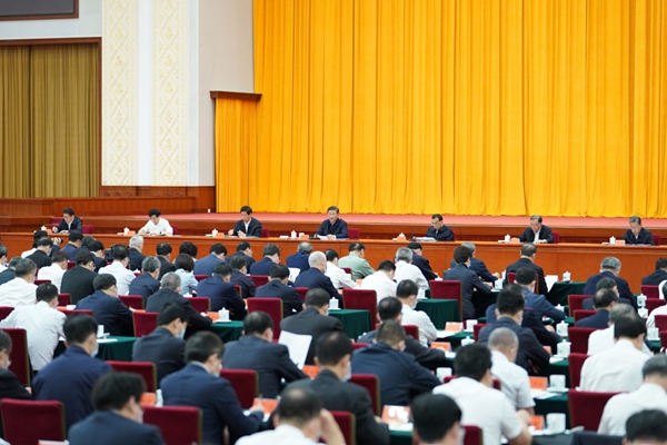 习近平在中央人才工作会议上强调 深入实施新时代人才强国战略 加快建设世界重要人才中心和创新高地