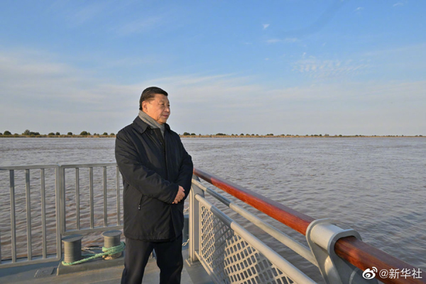 习近平在山东东营考察黄河入海口