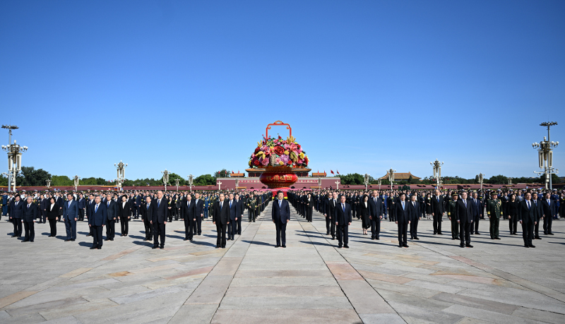 烈士纪念日向人民英雄敬献花篮仪式在京隆重举行 习近平等党和国家领导人出席