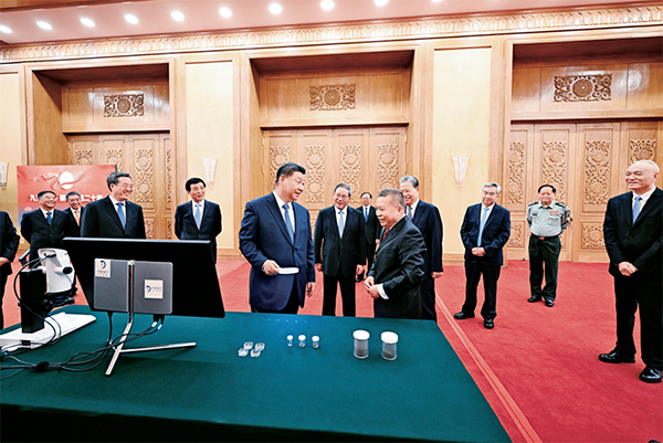 《求是》杂志发表习近平总书记重要文章《大力弘扬伟大爱国主义精神，把强国建设、民族复兴伟业不断推向前进》
